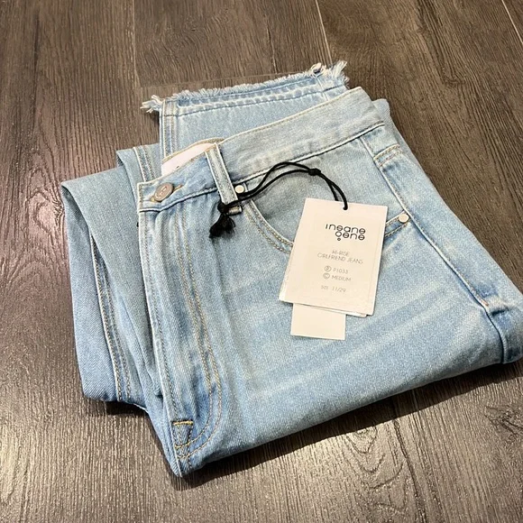 Hi-Rise girlfriend jeans 👖 - Picture 6 of 16